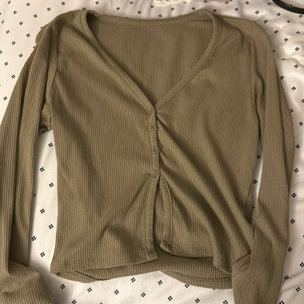 Green, long sleeve, medium